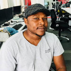Mazi Nwonwu